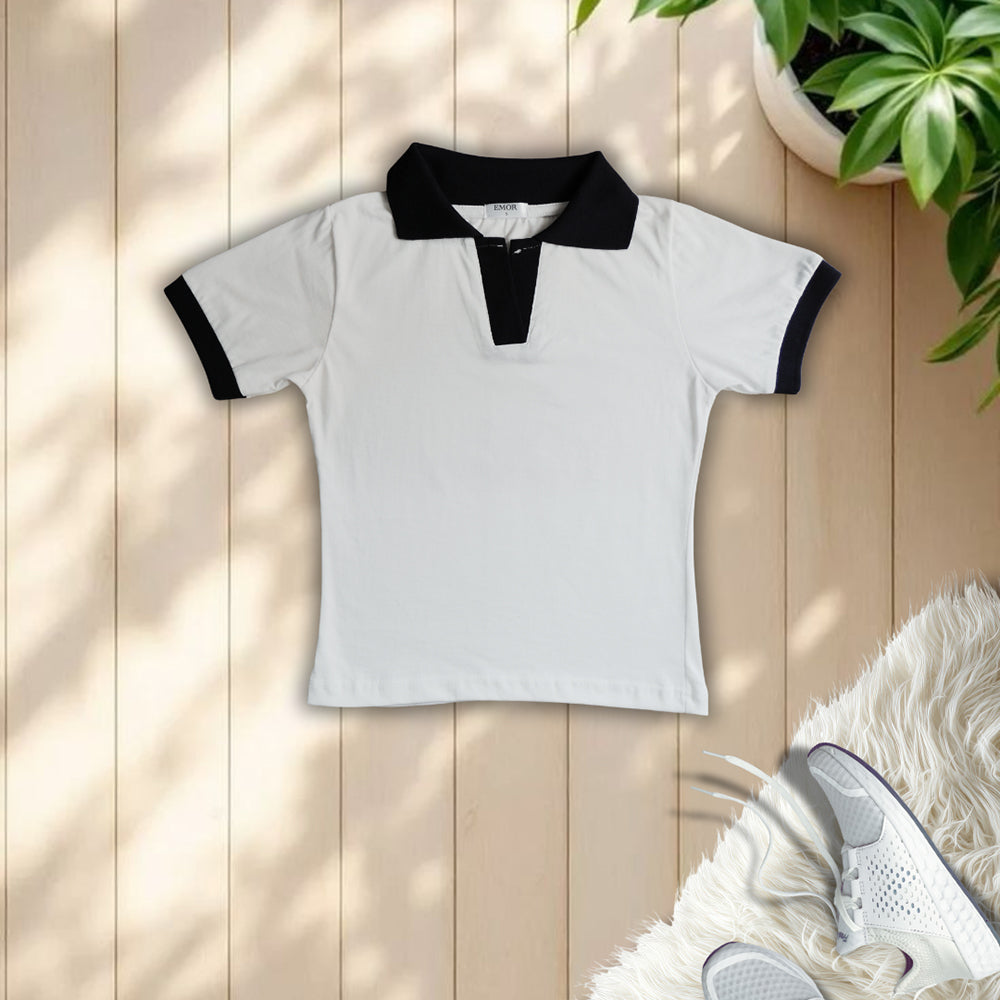 Contrast Collar Fitted T-Shirt